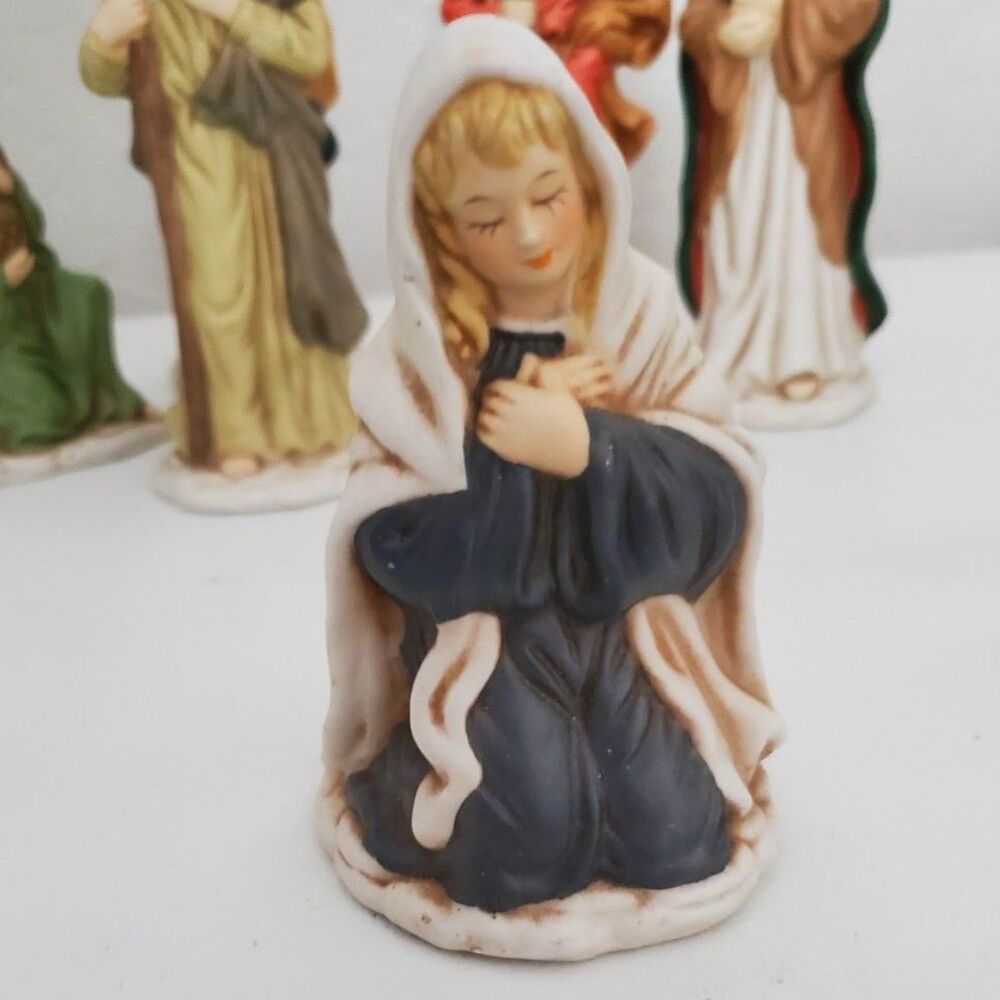 10 Piece Porcelain Navity Set ~Vintage~ Holiday Time - Picture 4 of 9